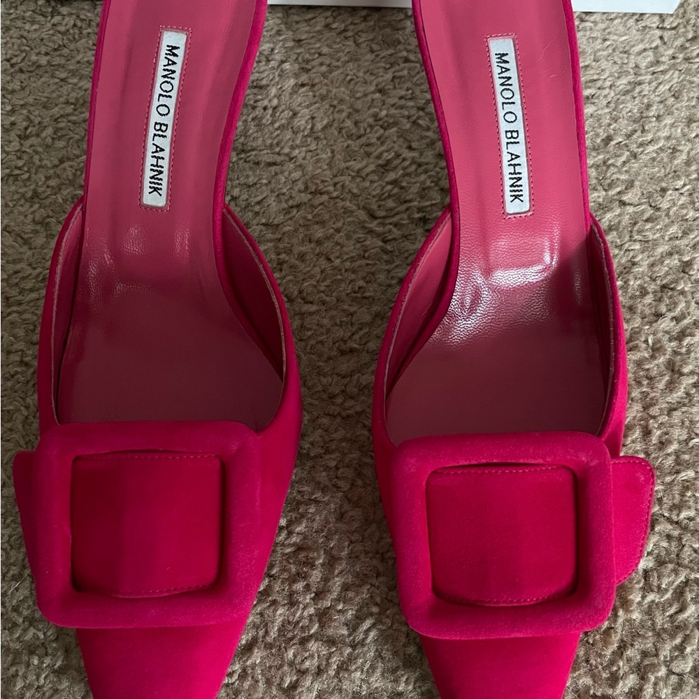Manolo Blahnik Maysale 50 Suede Deep Pink Size 39.5 EU Brand New!! Beautiful!